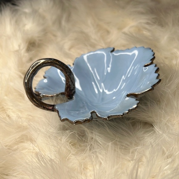 Baby blue Antique Trinket Vintage Ceramic Maple Leaf Jewelry Dish Plate Holder - Picture 7 of 16